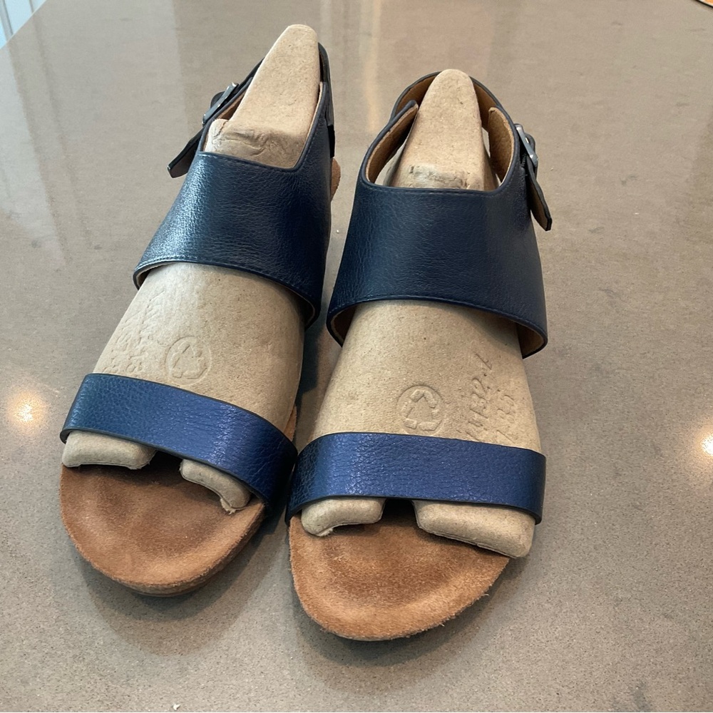 Sofft Comfort Sandals in Blue Leather